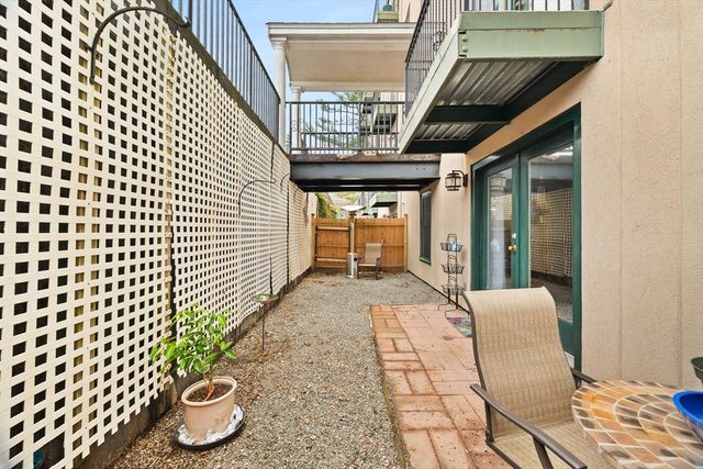 426 Mount Hope St 211, North Attleboro, MA 02760