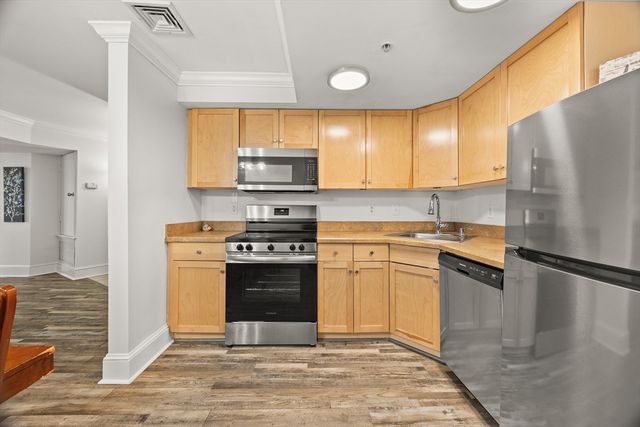 426 Mount Hope St 211, North Attleboro, MA 02760