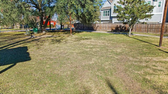 853 Rachel Street, Houston, TX 77091