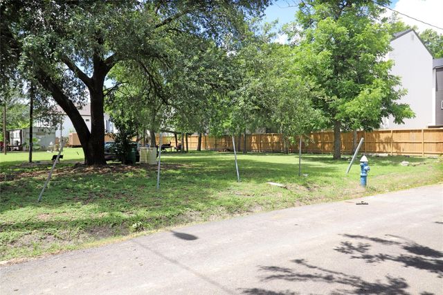 853 Rachel Street, Houston, TX 77091