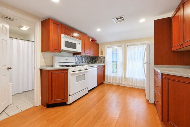 42 Cedar St 3, Somerville, MA 02143