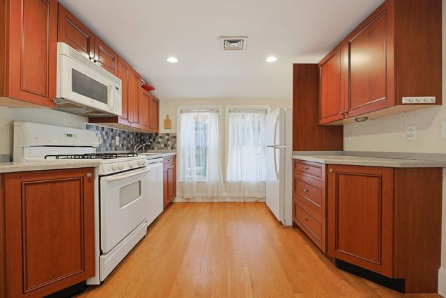 42 Cedar St 3, Somerville, MA 02143