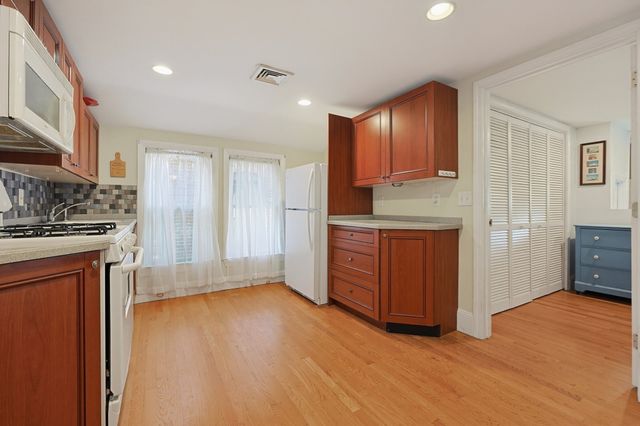42 Cedar St 3, Somerville, MA 02143