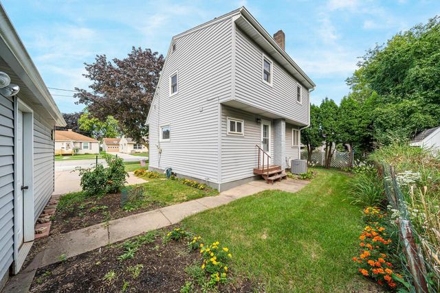 902 N LINWOOD AVENUE, Appleton, WI 54914