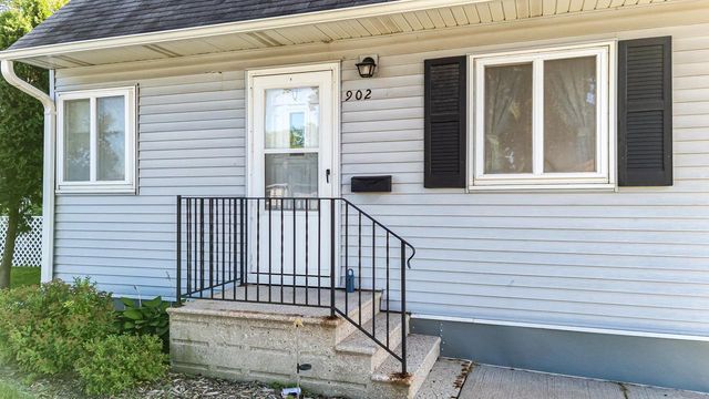 902 N LINWOOD AVENUE, Appleton, WI 54914