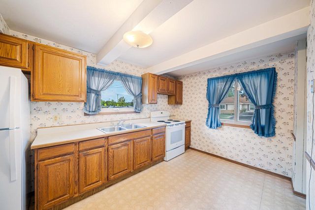 902 N LINWOOD AVENUE, Appleton, WI 54914