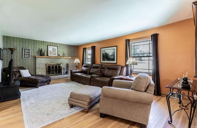 2267 Cherry Lane, Evansville, IN 47725