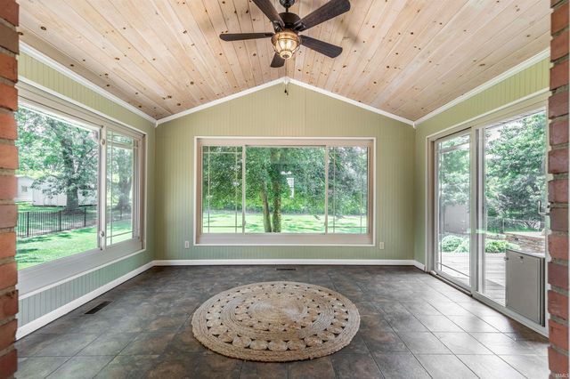 2267 Cherry Lane, Evansville, IN 47725