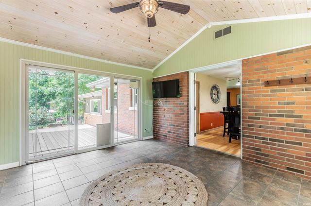 2267 Cherry Lane, Evansville, IN 47725
