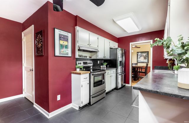 2267 Cherry Lane, Evansville, IN 47725