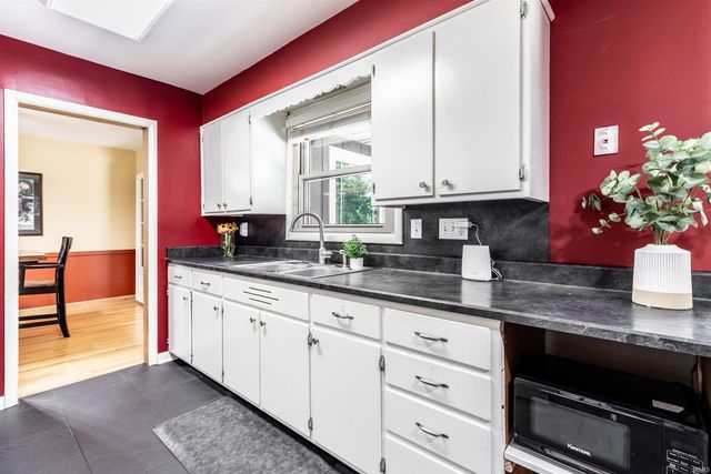 2267 Cherry Lane, Evansville, IN 47725