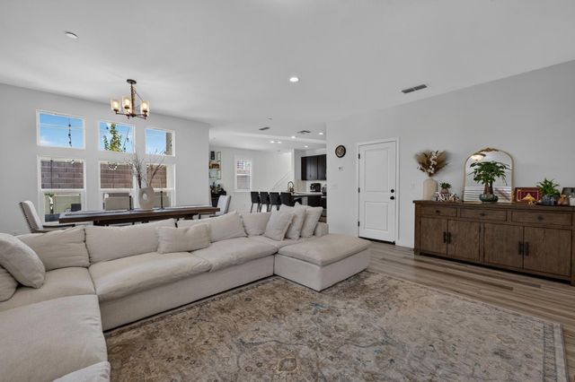 4428 Sierra Pine Way, Rocklin, CA 95677