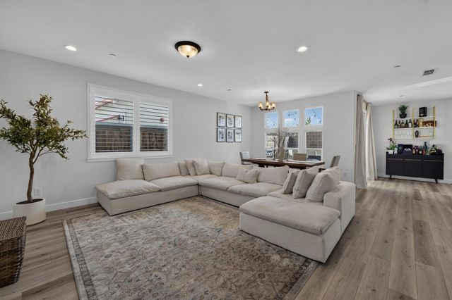 4428 Sierra Pine Way, Rocklin, CA 95677