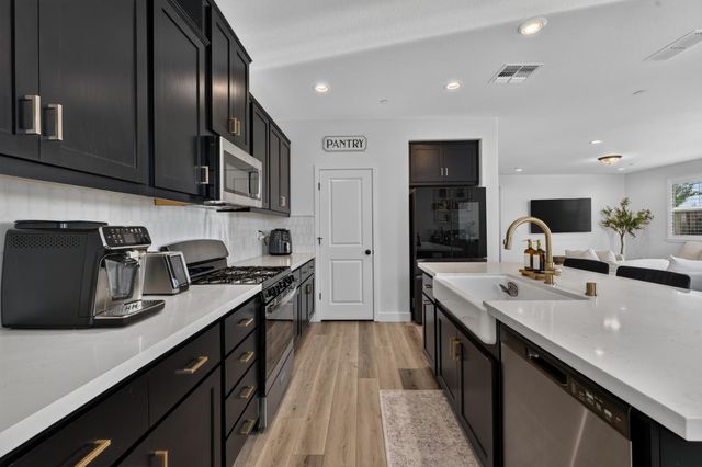 4428 Sierra Pine Way, Rocklin, CA 95677