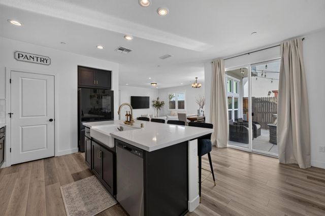 4428 Sierra Pine Way, Rocklin, CA 95677