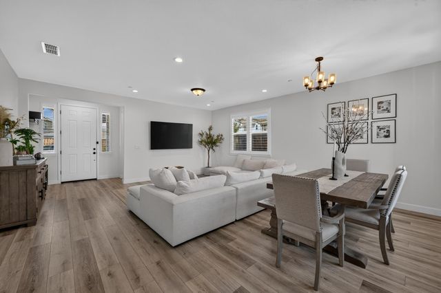 4428 Sierra Pine Way, Rocklin, CA 95677