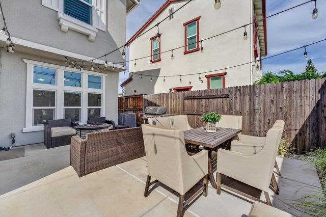 4428 Sierra Pine Way, Rocklin, CA 95677