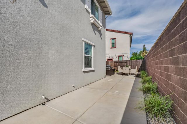 4428 Sierra Pine Way, Rocklin, CA 95677