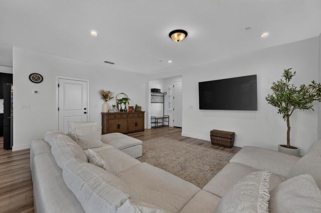 4428 Sierra Pine Way, Rocklin, CA 95677