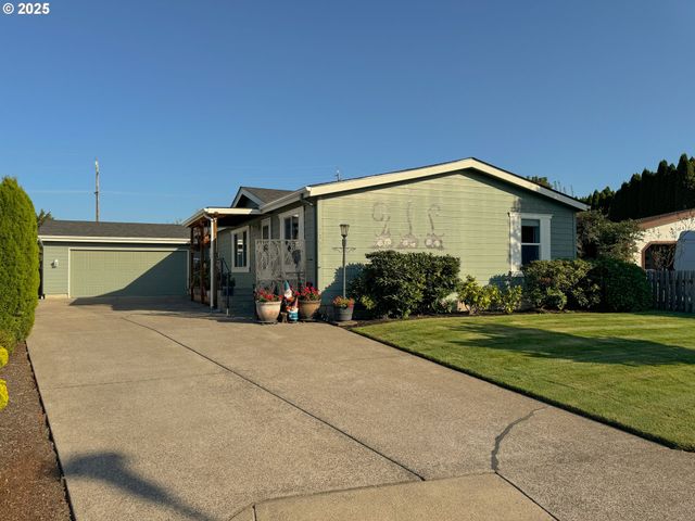 2753 MAIA Loop, Springfield, OR 97477