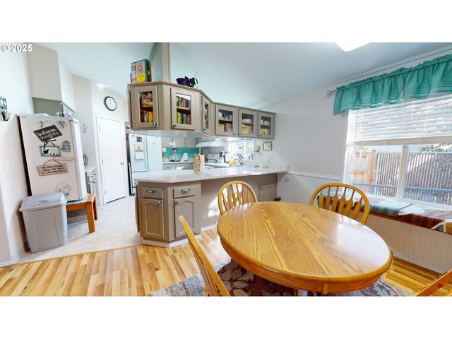 2753 MAIA Loop, Springfield, OR 97477