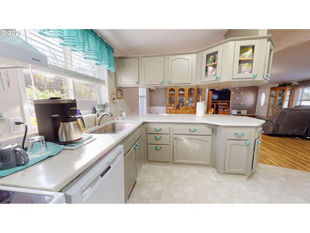 2753 MAIA Loop, Springfield, OR 97477