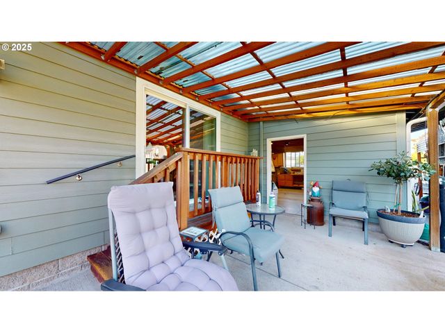 2753 MAIA Loop, Springfield, OR 97477