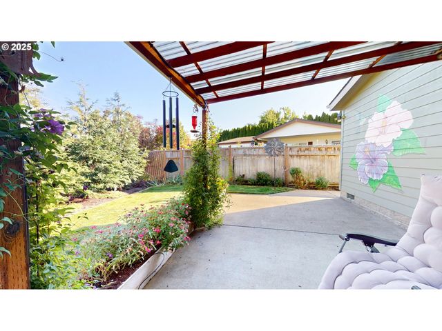 2753 MAIA Loop, Springfield, OR 97477