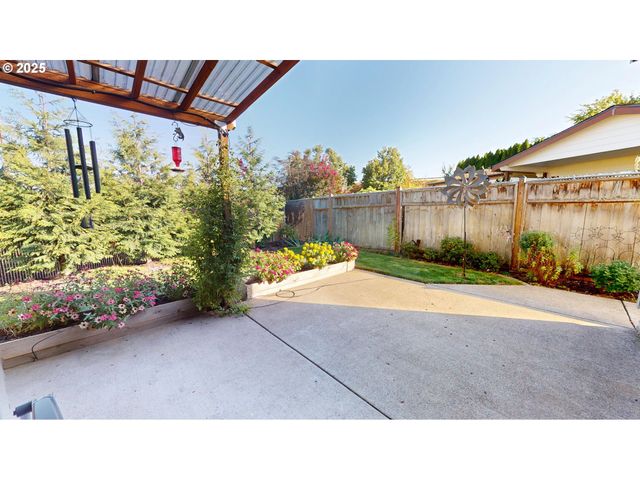 2753 MAIA Loop, Springfield, OR 97477