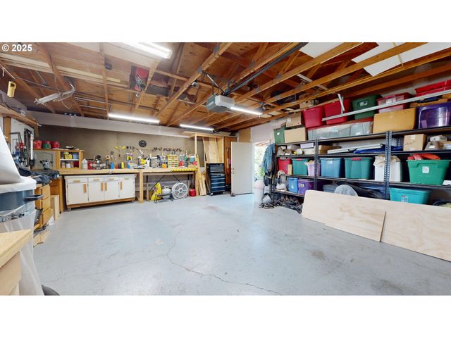 2753 MAIA Loop, Springfield, OR 97477