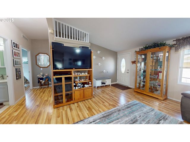 2753 MAIA Loop, Springfield, OR 97477