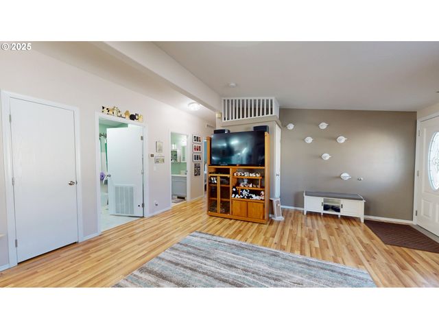 2753 MAIA Loop, Springfield, OR 97477