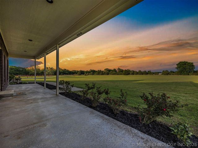 14632 S 326th East Avenue, Coweta, OK 74429