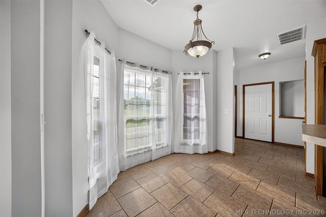 14632 S 326th East Avenue, Coweta, OK 74429