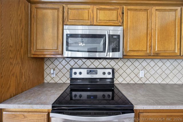 14632 S 326th East Avenue, Coweta, OK 74429