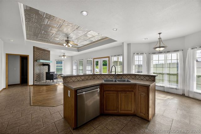 14632 S 326th East Avenue, Coweta, OK 74429