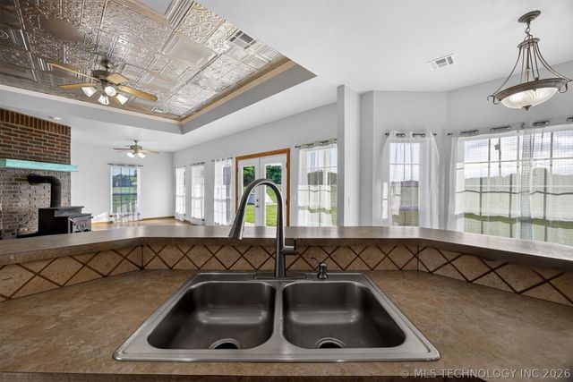 14632 S 326th East Avenue, Coweta, OK 74429