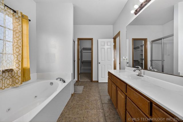 14632 S 326th East Avenue, Coweta, OK 74429