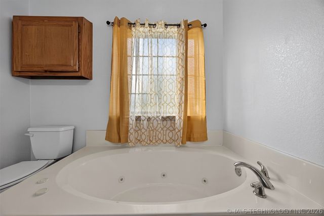 14632 S 326th East Avenue, Coweta, OK 74429