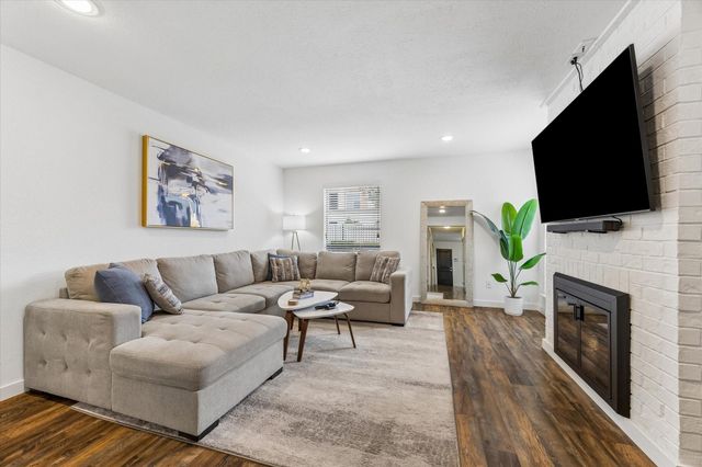 1908 Augusta Drive 3, Houston, TX 77057