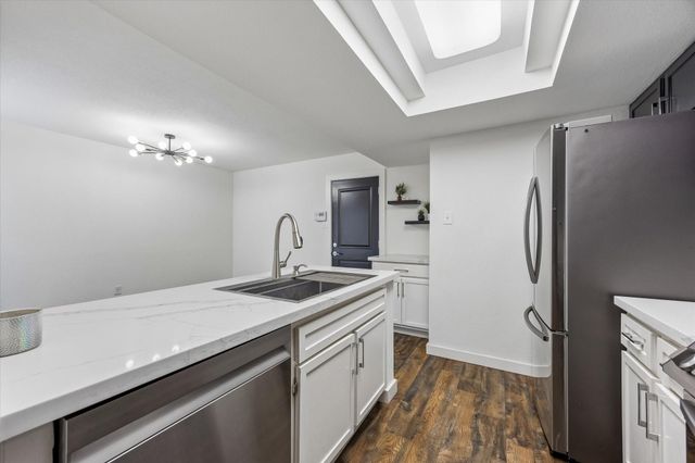 1908 Augusta Drive 3, Houston, TX 77057