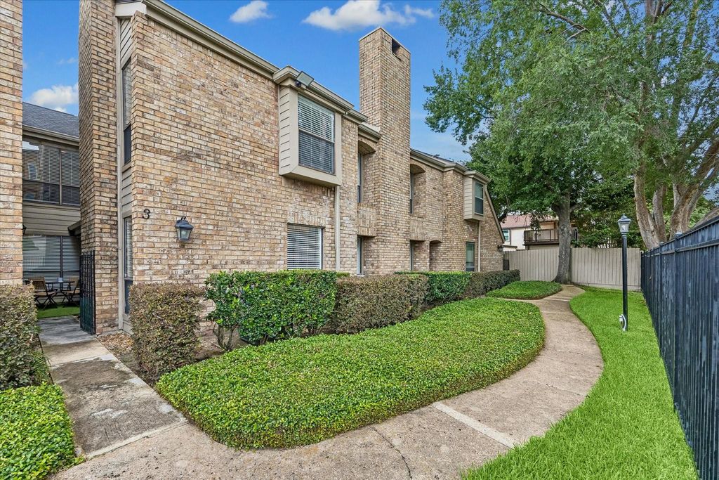 1908 Augusta Drive 3, Houston, TX 77057