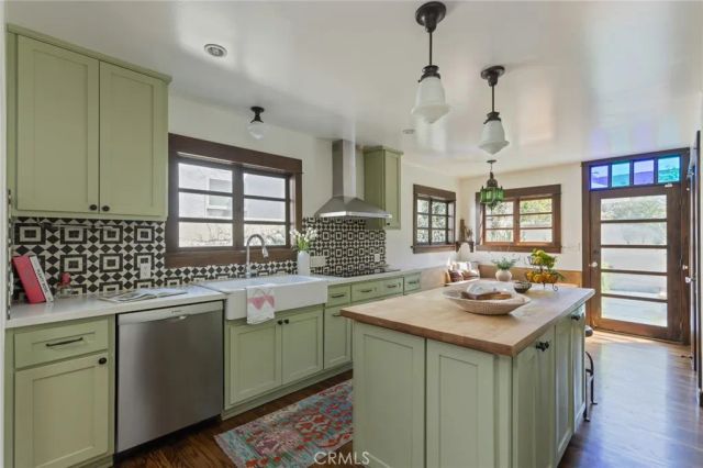 3138 Glenmanor Place, Los Angeles, CA 90039