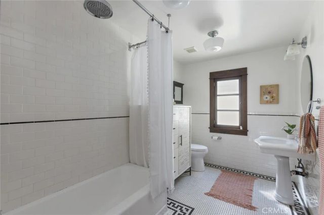 3138 Glenmanor Place, Los Angeles, CA 90039