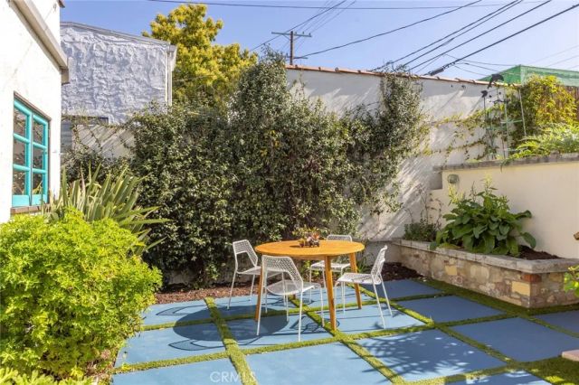 3138 Glenmanor Place, Los Angeles, CA 90039