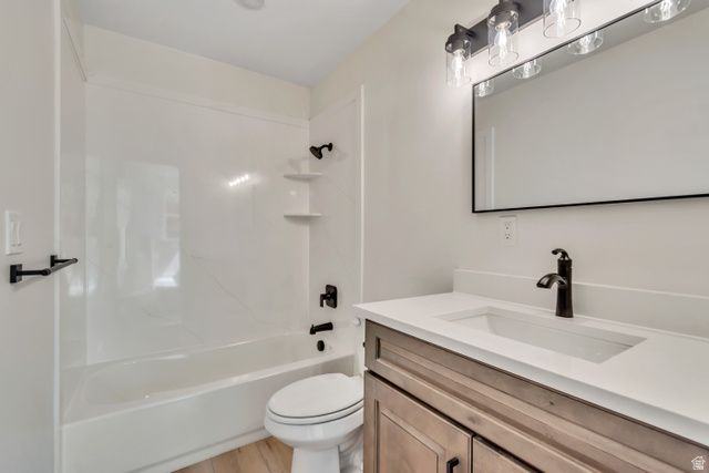 1105 N BROOK CIR, Kaysville, UT 84037