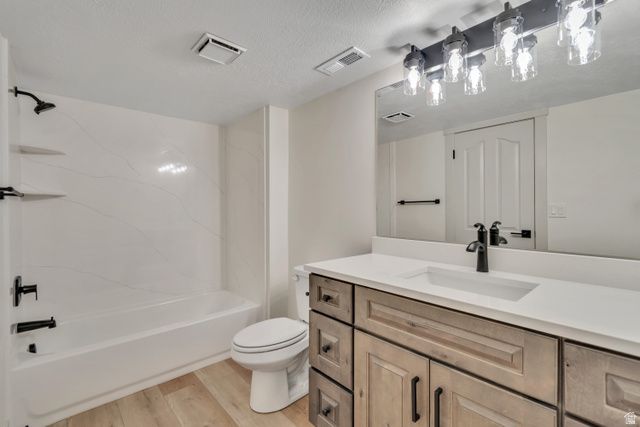 1105 N BROOK CIR, Kaysville, UT 84037