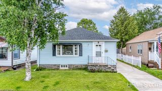 512 W F St, Iron Mountain, MI 49801