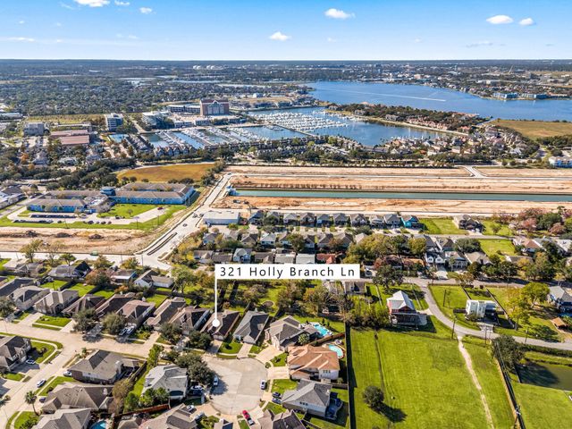 321 Holly Branch Lane, Kemah, TX 77565