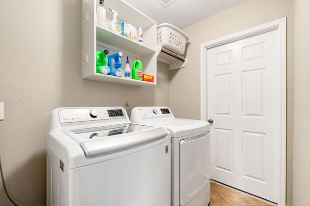 321 Holly Branch Lane, Kemah, TX 77565